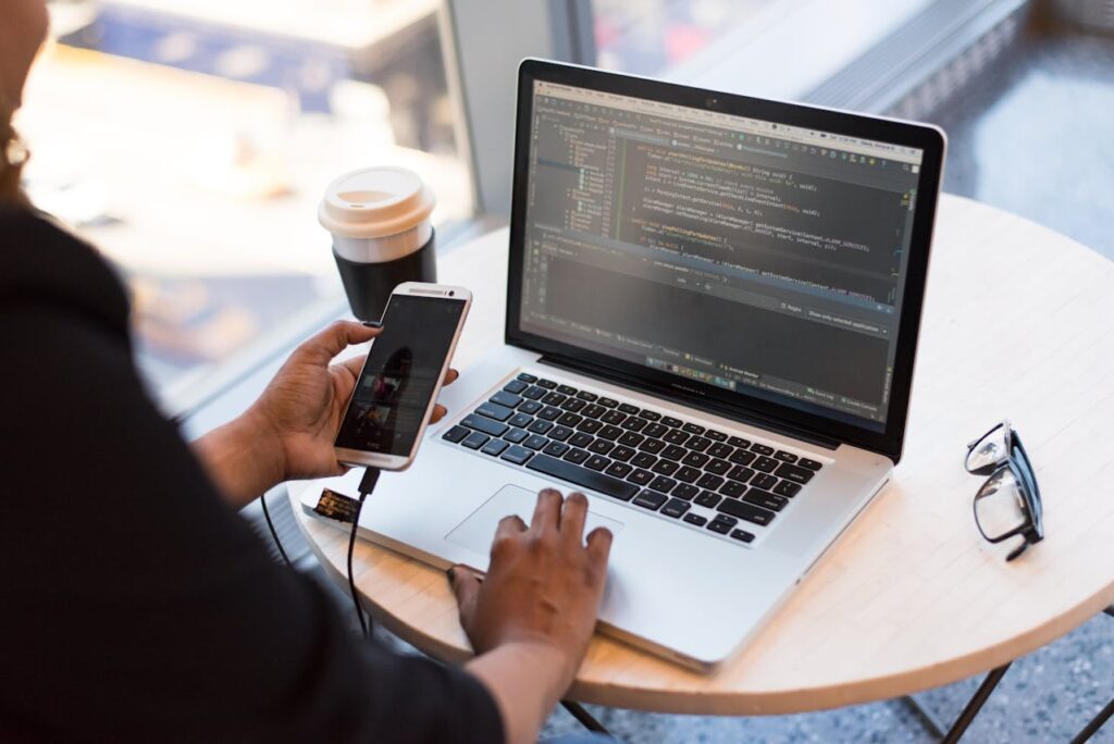 Logiciels, applications & automatisation IA